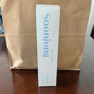 *BRAND NEW* LARGE 11.83oz - Soonjung pH 5.5 Relief Toner - White